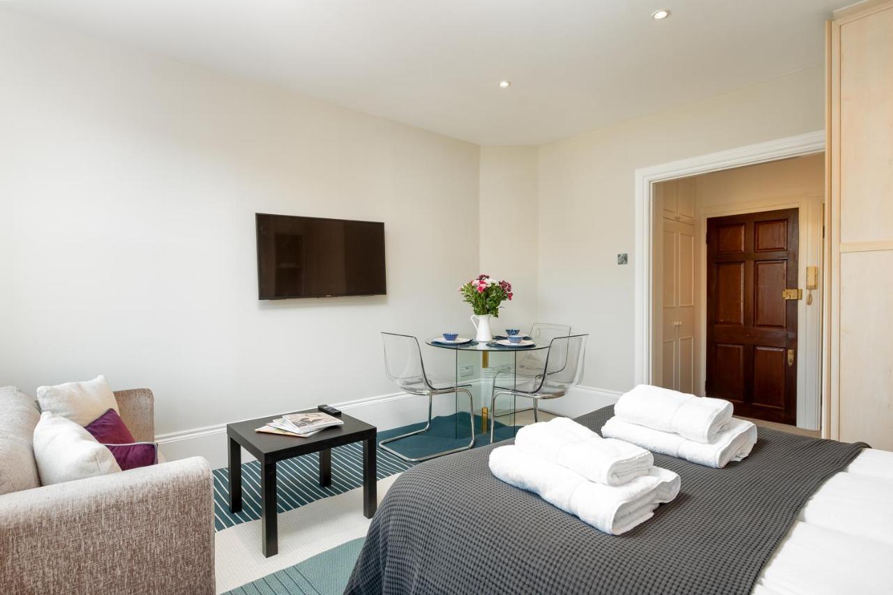 Capital Sloane Street Studio With Balcony London Bagian luar foto